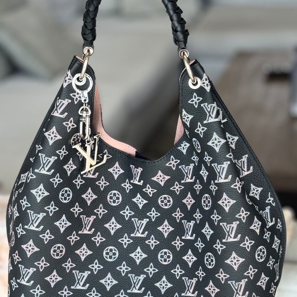 LOUIS VUITTON Mahina Carmel Hobo PM Black Bag & Silver LV Charm